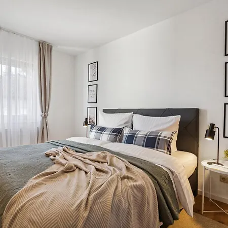 Comfort Apartment - Self-Check-In - 2 Schlafzimmer - Bis 5 Pers - Zentrumnah - Parkplatz - Wifi - Balkon Neunkirchen  Exterior foto