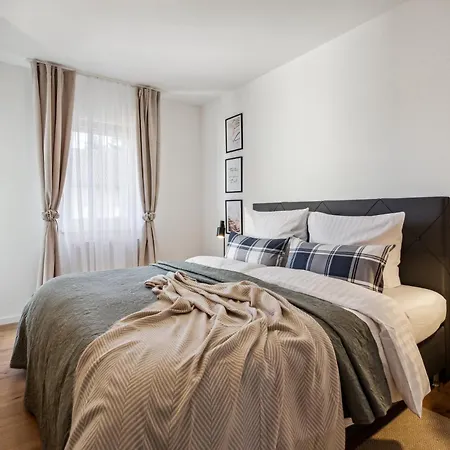 Comfort Apartment - Self-Check-In - 2 Schlafzimmer - Bis 5 Pers - Zentrumnah - Parkplatz - Wifi - Balkon Neunkirchen  Exterior foto