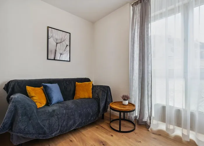 Comfort Apartment - Self-Check-In - 2 Schlafzimmer - Bis 5 Pers - Zentrumnah - Parkplatz - Wifi - Balkon