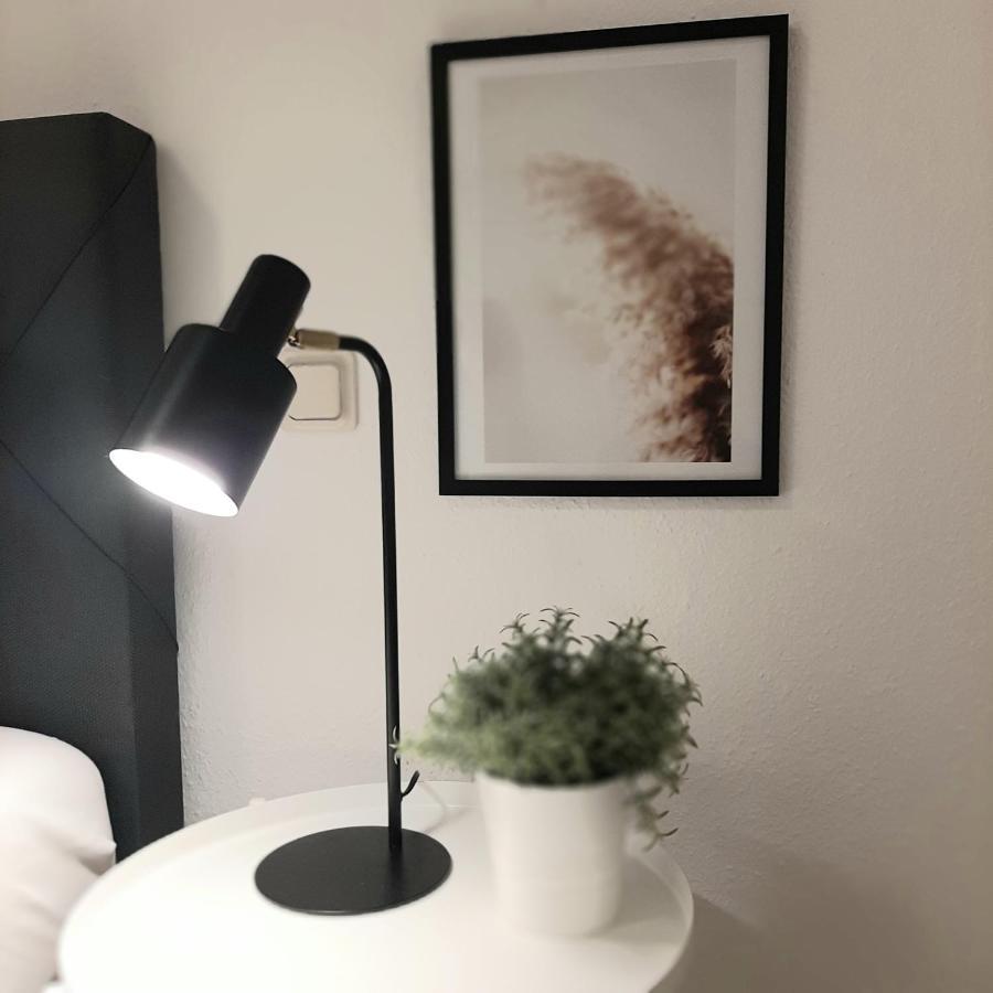 Comfort - Self-check-in - 2 Schlafzimmer - Bis 5 Pers - Zentrumnah - Parkplatz - Wifi - Balkon