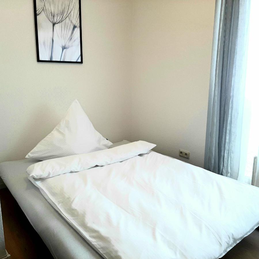 Comfort - Self-check-in - 2 Schlafzimmer - Bis 5 Pers - Zentrumnah - Parkplatz - Wifi - Balkon * Neunkirchen (Saarland)