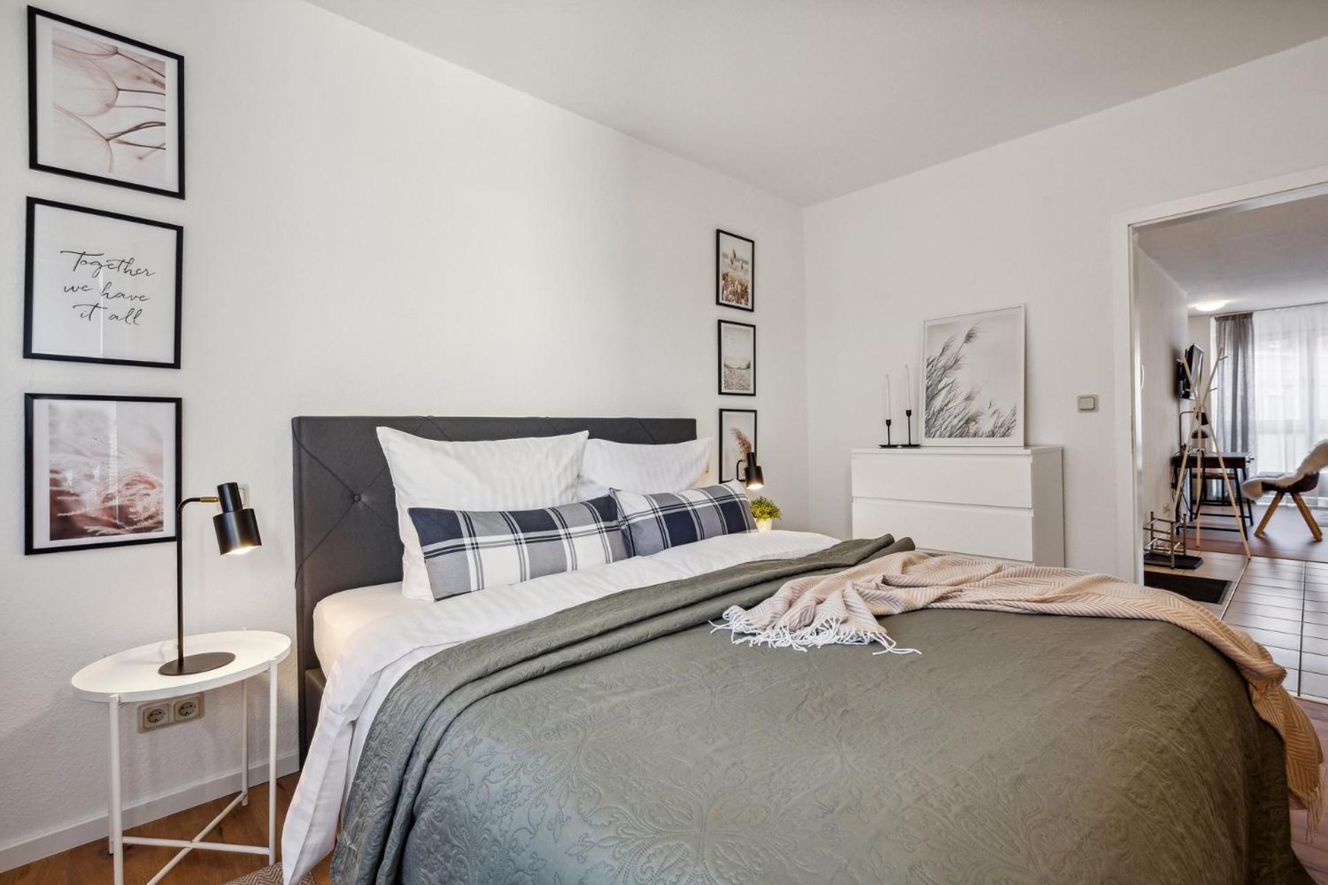 Comfort - Self-check-in - 2 Schlafzimmer - Bis 5 Pers - Zentrumnah - Parkplatz - Wifi - Balkon Apartment