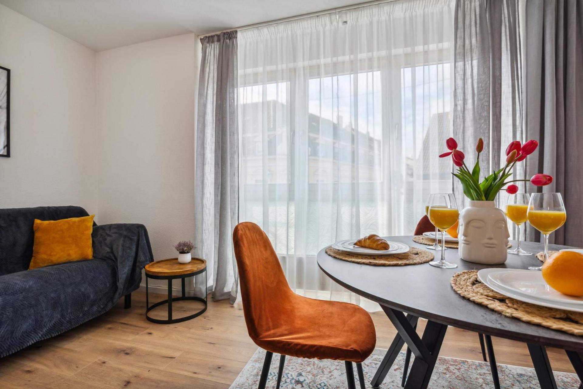 Apartment Comfort - Self-check-in - 2 Schlafzimmer - Bis 5 Pers - Zentrumnah - Parkplatz - Wifi - Balkon Neunkirchen (Saarland)