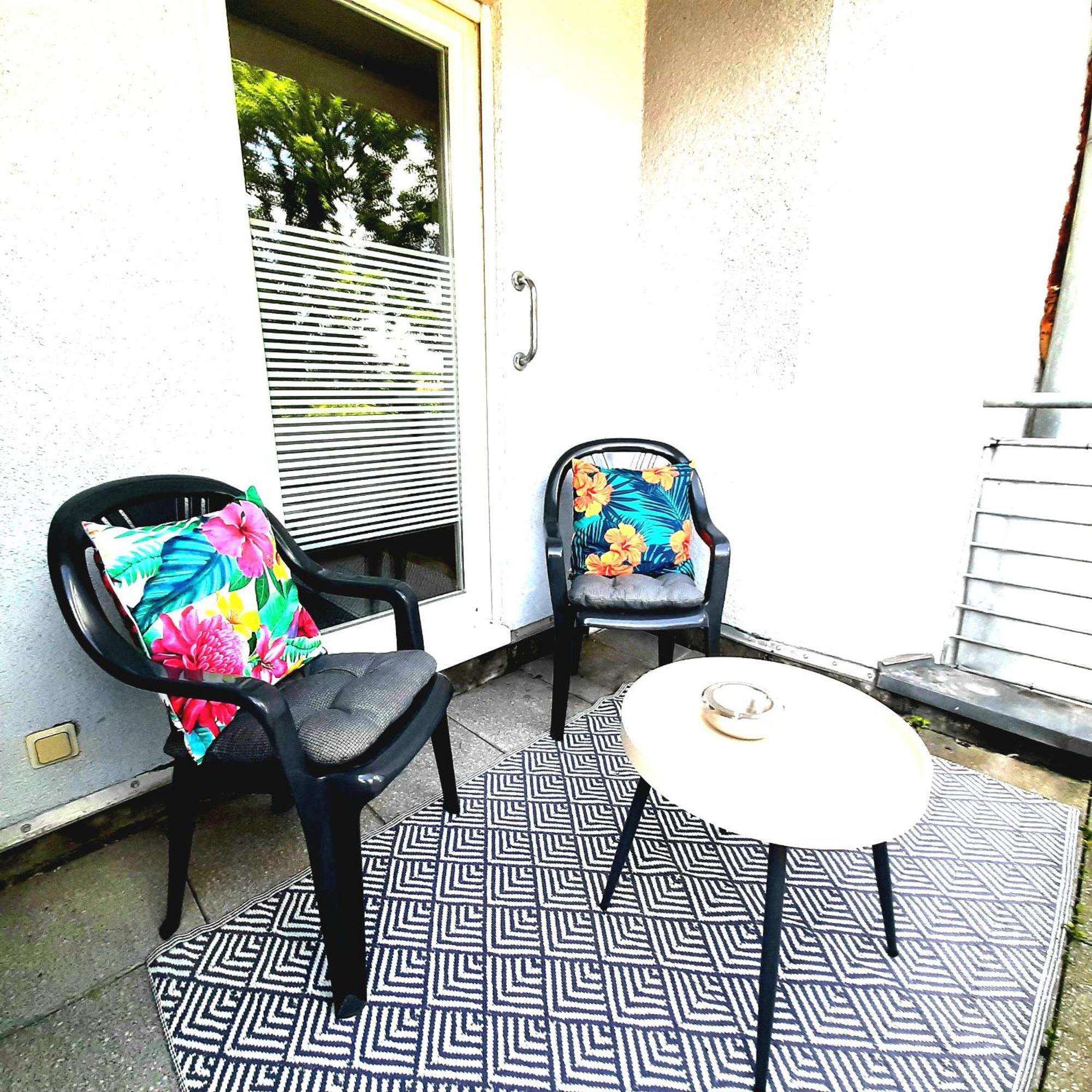 Apartment Comfort - Self-check-in - 2 Schlafzimmer - Bis 5 Pers - Zentrumnah - Parkplatz - Wifi - Balkon Neunkirchen (Saarland)