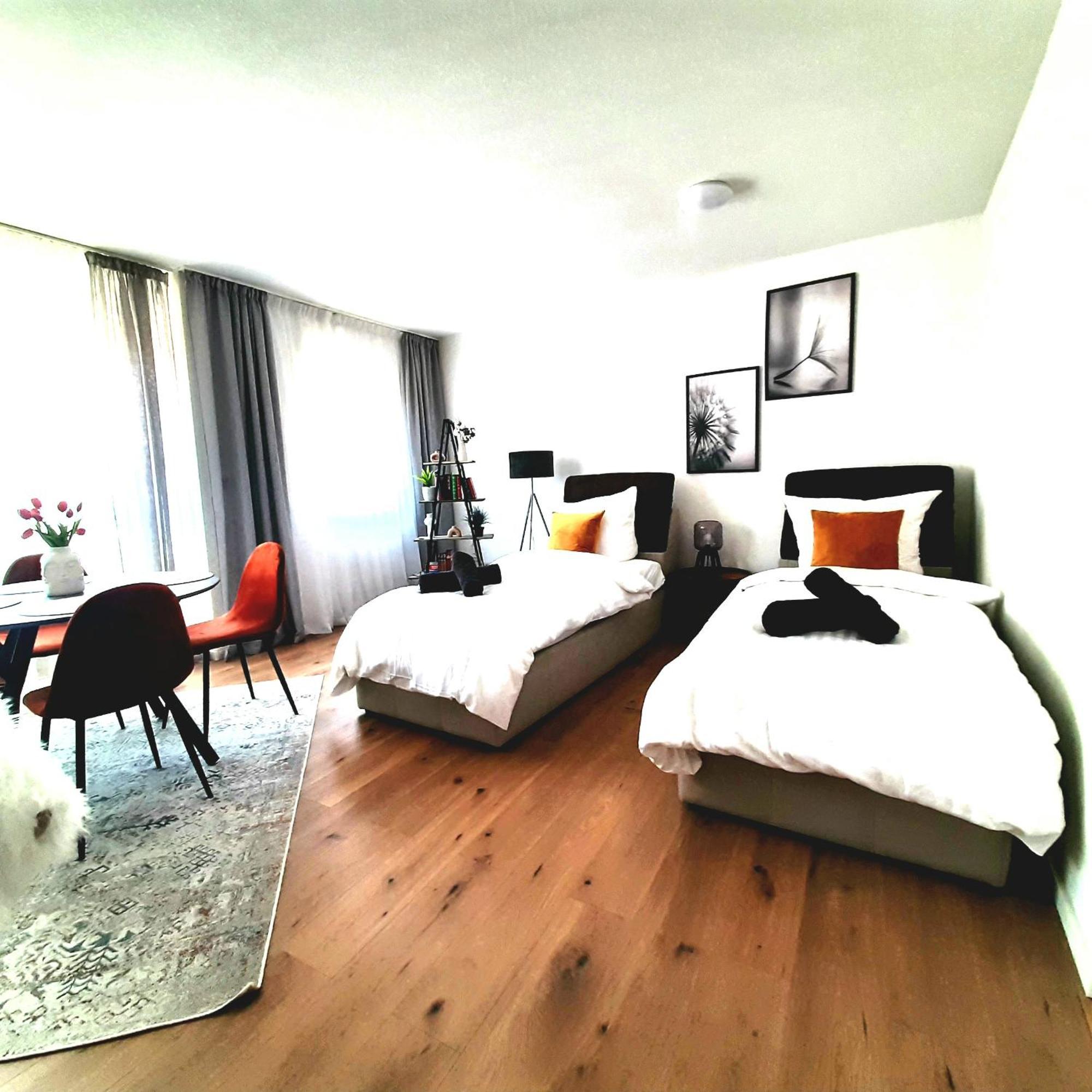 Comfort - Self-check-in - 2 Schlafzimmer - Bis 5 Pers - Zentrumnah - Parkplatz - Wifi - Balkon Apartment Neunkirchen (Saarland)